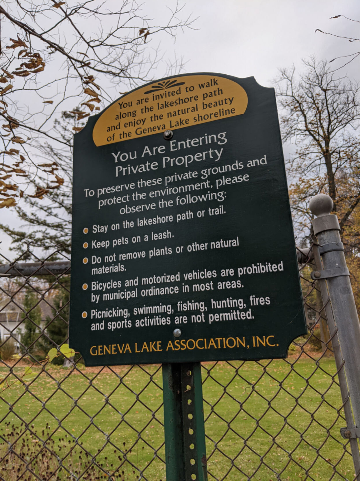 Lake Geneva path sign.jpg